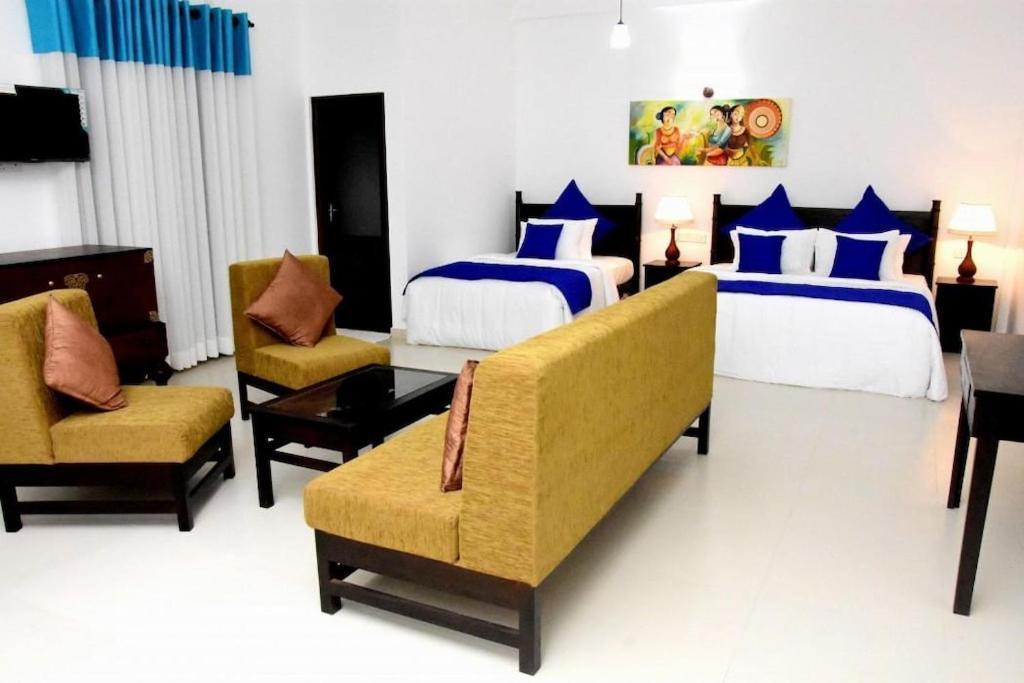 Blue Spring Hotel Wadduwa Dış mekan fotoğraf