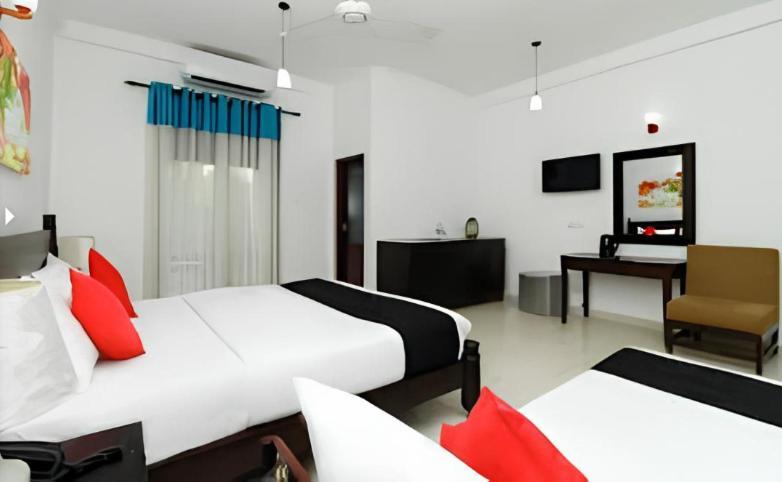 Blue Spring Hotel Wadduwa Dış mekan fotoğraf