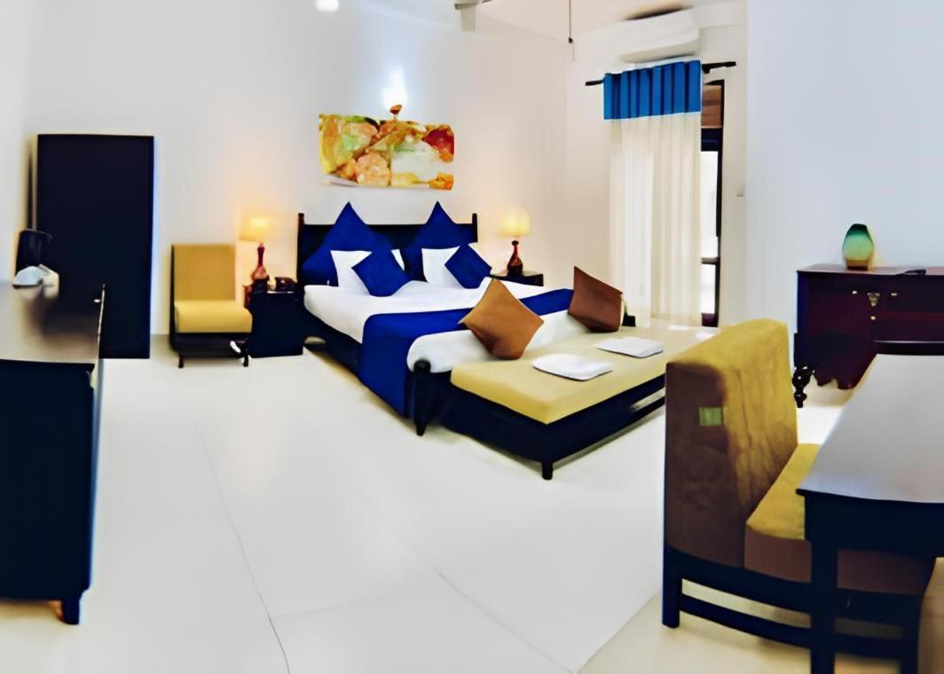 Blue Spring Hotel Wadduwa Dış mekan fotoğraf